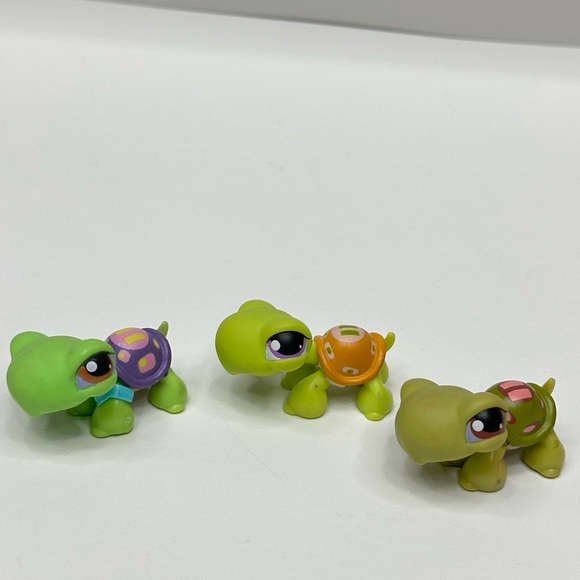 Littlest Pet Shop Other - Littlest Pet Shop Green Turtle Trio with Purple, Orange & Pink Shells